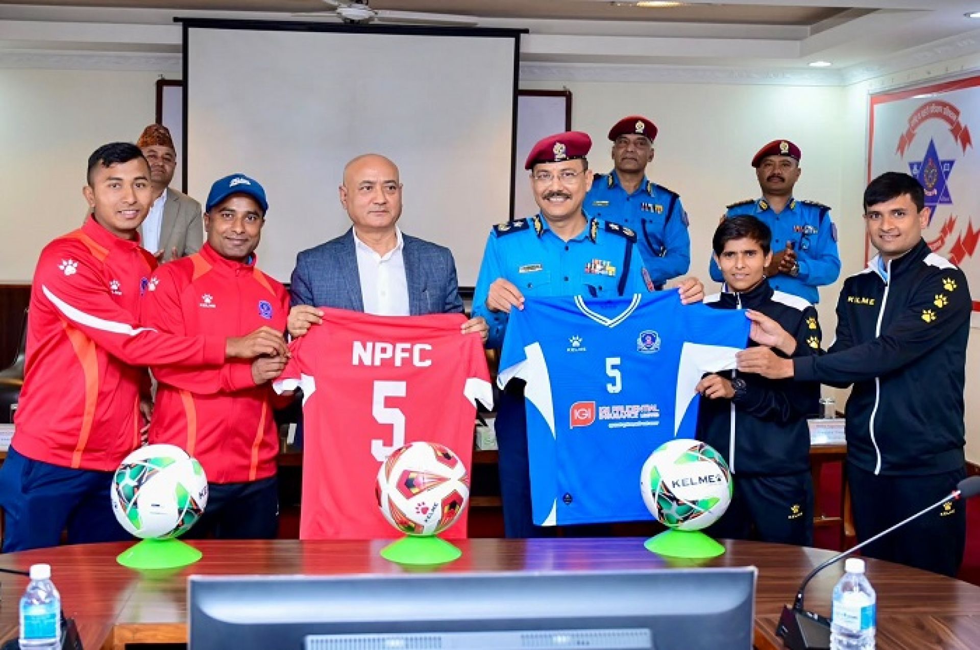 आइजीआई प्रुडेन्सियल इन्स्योरेन्स र नेपाल पुलिस फुटबल क्लबबीच सहकार्य सम्झौता